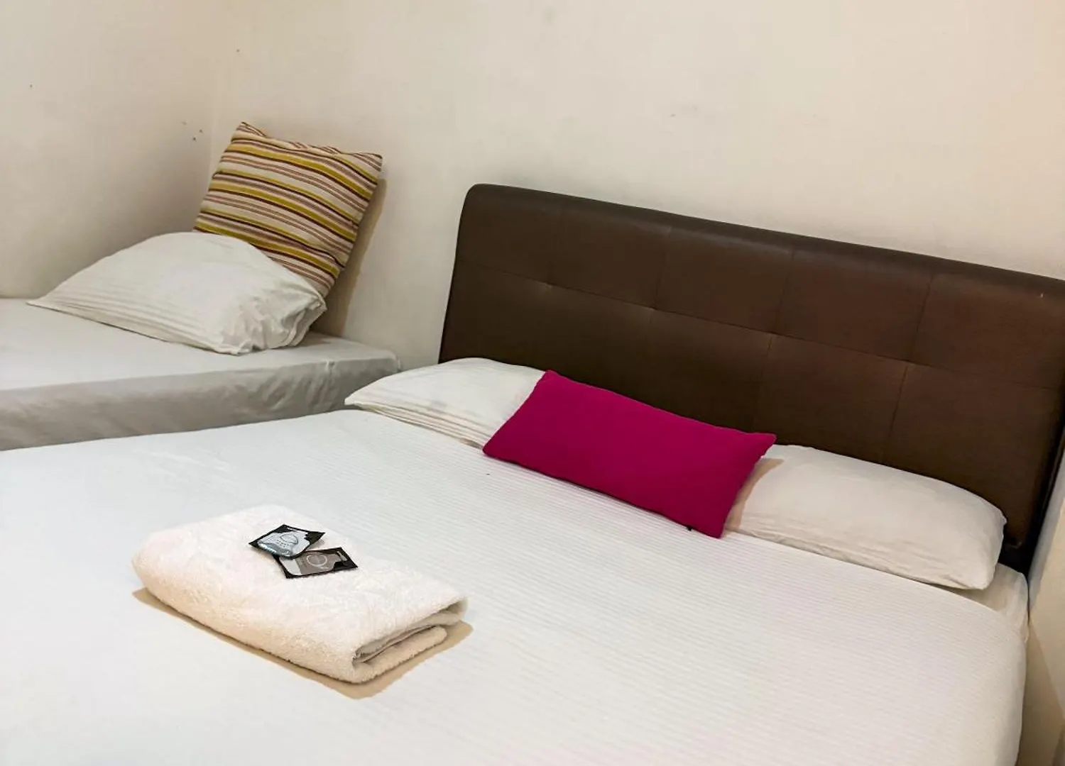 Δωμάτια σε οικογενειακή κατοικία Tonight Hotel Τζωρτζ Τάουν